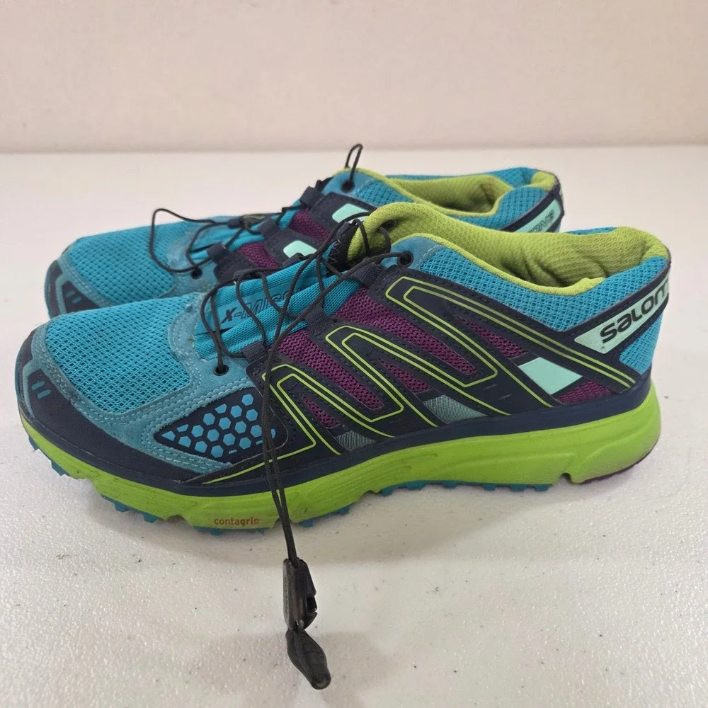 Salomon trail shoes in blue, green, purple and orange Salomon is Ready for Spring with the Bright Gradient XT  main image 4